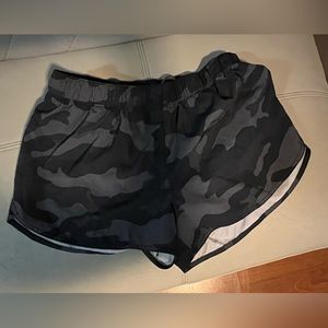 Old navy dolphin hem active shorts M